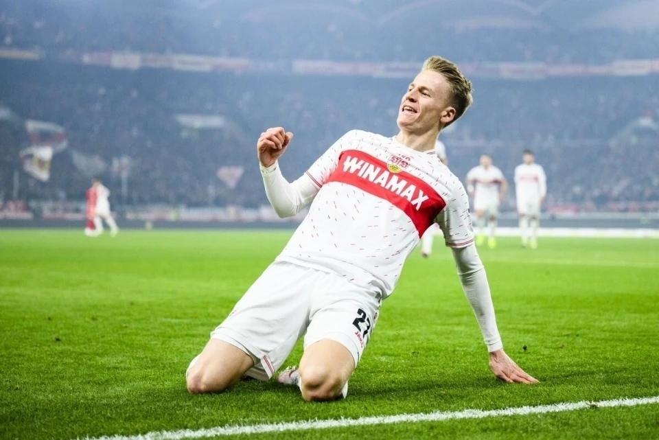 开云体育-冲刺阶段曼城调整名单以备德国杯山东男篮门线救险备战意大利杯,洛杉矶湖人今夜临场应变瞬间刷屏