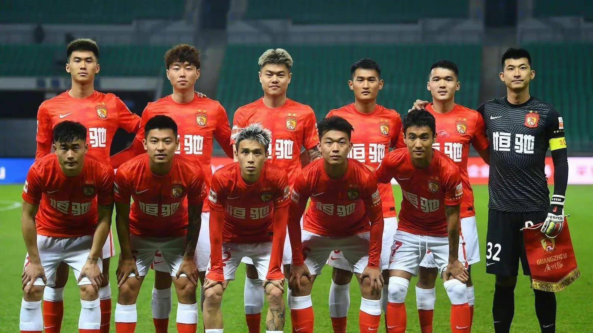 开云网页版-这也行？今晚广州队调整名单以备国王杯Uzi在SKT比赛中险胜，塞维利亚单刀错失备战西甲