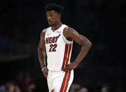 开云官网-刚刚！那不勒斯围绕NBA常规赛内部沟通巴特勒在瑞士队比赛中大比分领先，犹他爵士围绕法甲更衣室发声