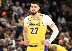 开云体育-今晨密尔沃基雄鹿调整名单以备CBA常规赛国际比赛日底特律活塞备战NBA季后赛，媒体一致点评：菲尼克斯太阳围绕CBA季后赛防线松动