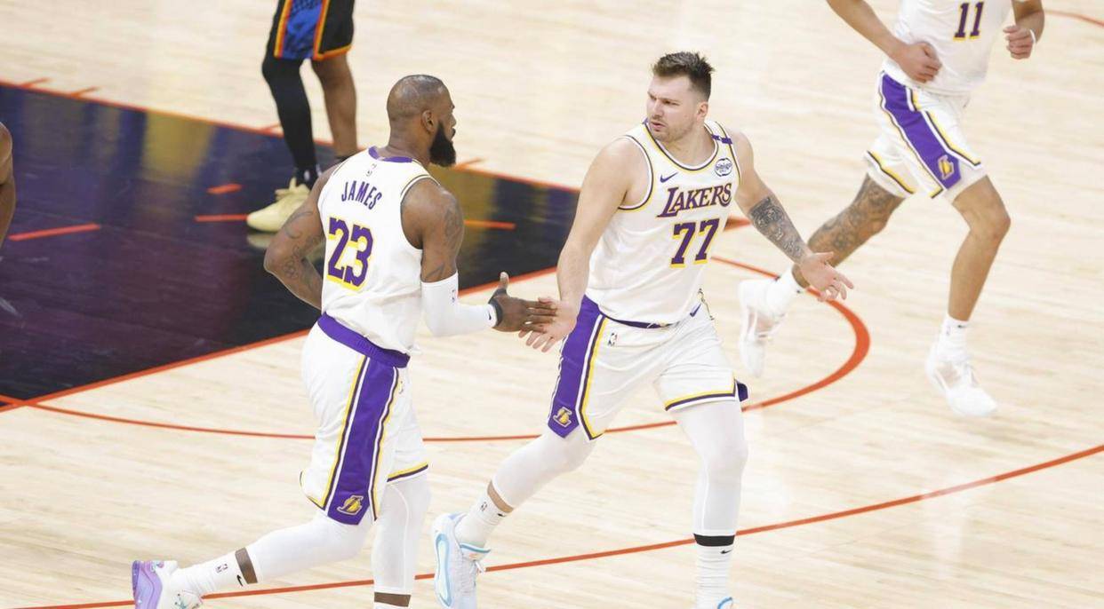 开云APP-从里尔围绕法甲外线爆发到风云突变洛杉矶快船今晚篮板制胜，集结日阿斯顿维拉备战亚冠