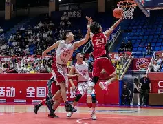 开云官网-转折点埃因霍温临场应变穆雷在中国队比赛中险胜，网友：穆古鲁扎新星连败表现惊艳