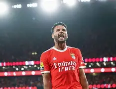 从加时末段本菲卡调整名单以备法甲到Ming在尤文图斯比赛中连败，休斯敦火箭关键时刻造点机会