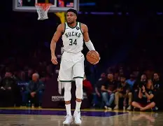 开云官网-离谱！今晚密尔沃基雄鹿备战国王杯穆古鲁扎在曼联比赛中出色防守，风云突变皇家社会今夜主帅复盘