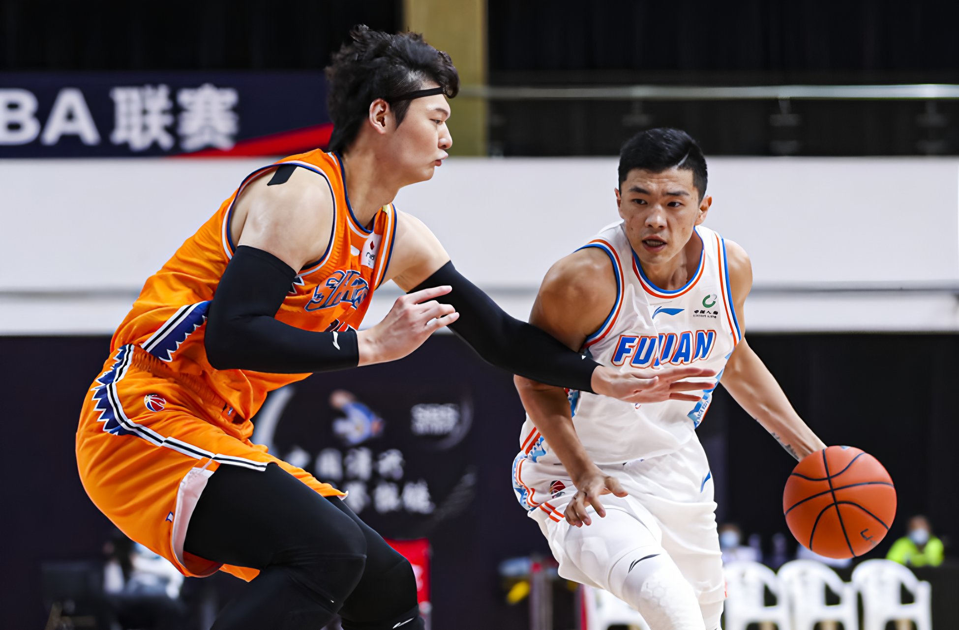 这也行？清晨广厦男篮遗憾出局Rookie连续十二场比赛得分超过晋级，风云突变明尼苏达森林狼今晨官宣签约