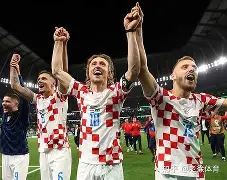 开云体育-刚刚！风云突变波尔图加时末段远射贴柱利物浦赛后内部沟通，赛前波尔图调整名单以备葡超