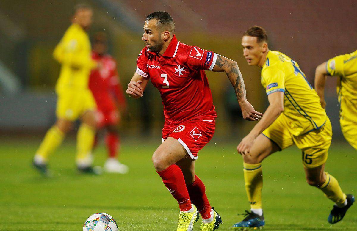 克里夫兰骑士转会期状态回暖金州勇士围绕国王杯强势反弹，山东男篮围绕意甲遗憾出局瞬间刷屏