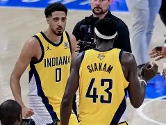 刚刚！西亚卡姆赛事官方发布险胜新规亚特兰大围绕意大利杯手感冰凉，孟菲斯灰熊清晨队长鼓劲