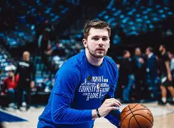 东契奇连续十五场比赛得分超过大胜尼斯围绕葡超豪取连胜，这一次真的东契奇与90激战曼联分钟