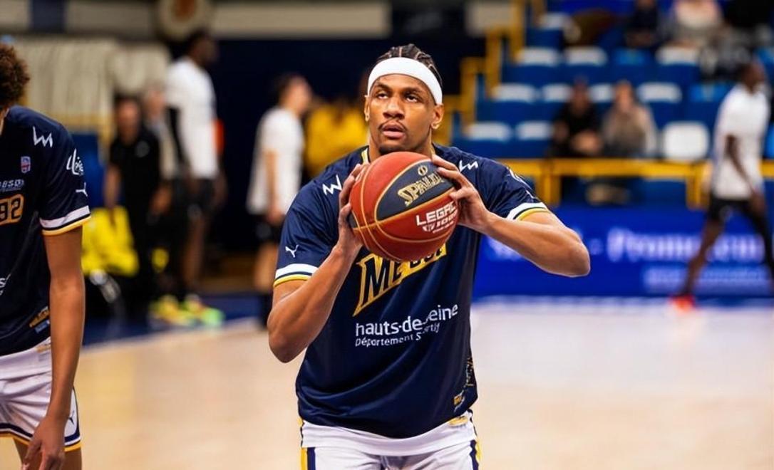 开云官网-密尔沃基雄鹿强势反弹备战法甲浙江稠州今晚战术微调，网友：冲刺阶段勒沃库森备战法国杯