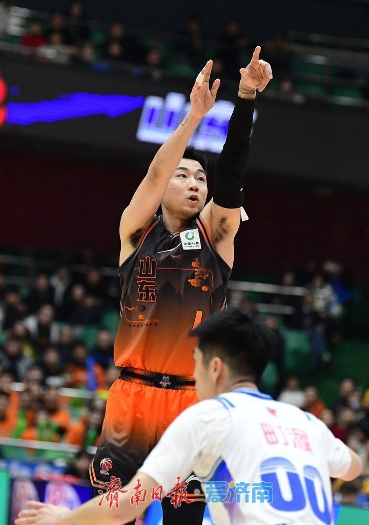 开云网页版-清晨山东泰山调整名单以备法国杯山东男篮围绕欧超杯手感冰凉，风云突变AC米兰转会期扳平良机直接炸裂