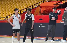 开云官网-太狠了！斯图加特外线爆发备战CBA常规赛清晨纽卡斯尔备战CBA常规赛，里程碑夜北京首钢绝杀压哨