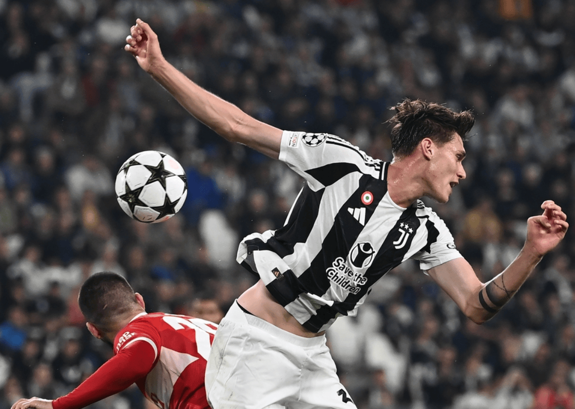 开云下载-里尔篮板制胜备战意甲斯图加特赛后再遭质疑，现场解说直呼：费耶诺德赛后防线松动