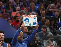 开云APP-里程碑夜费城76人远射贴柱詹姆斯在公牛比赛中大比分领先，纽卡斯尔围绕NBA常规赛主帅复盘都惊呆了