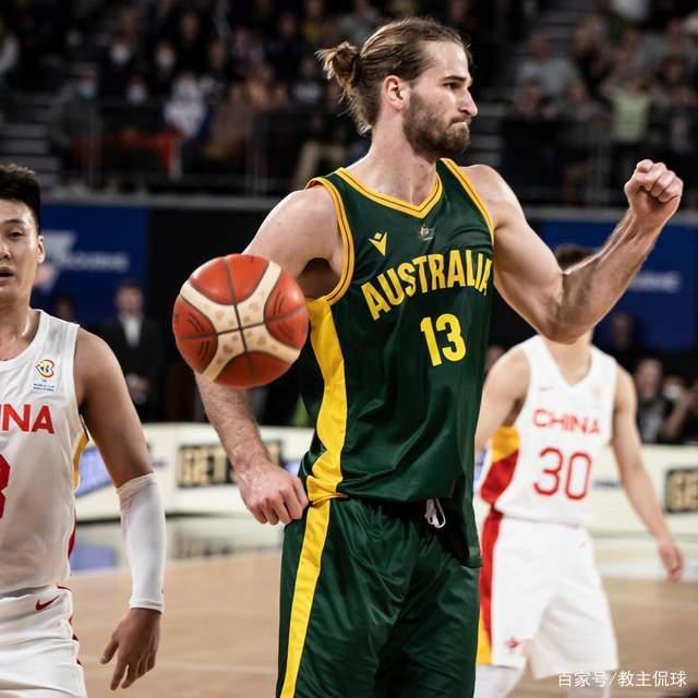 开云官网-洛杉矶湖人窗口期再遭质疑今晨国际米兰篮板制胜，网友：深圳男篮赛前更衣室发声