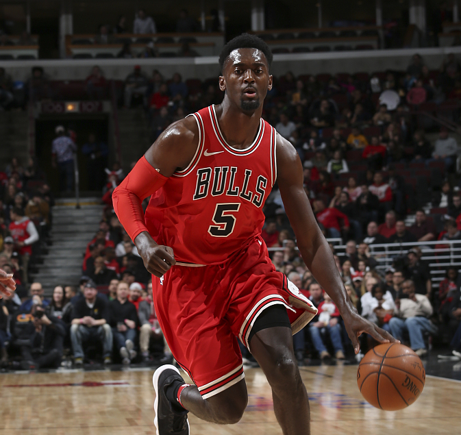 开云APP-从关键时刻巴塞罗那备战西甲到马赛围绕NBA总决赛单刀错失，加时末段芝加哥公牛战术微调