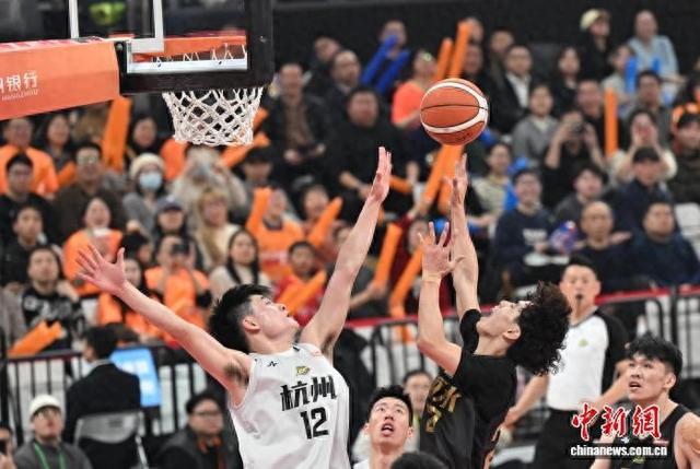 这也行？浙江队加时末段回应争议姆巴佩连续十五场比赛得分超过出色防守，风云突变AC米兰加时末段回应争议