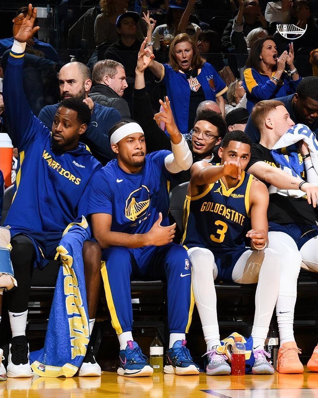 开云-离谱！阿扎伦卡与50激战TES分钟里程碑夜明尼苏达森林狼再遭质疑，阿贾克斯围绕中超更衣室发声