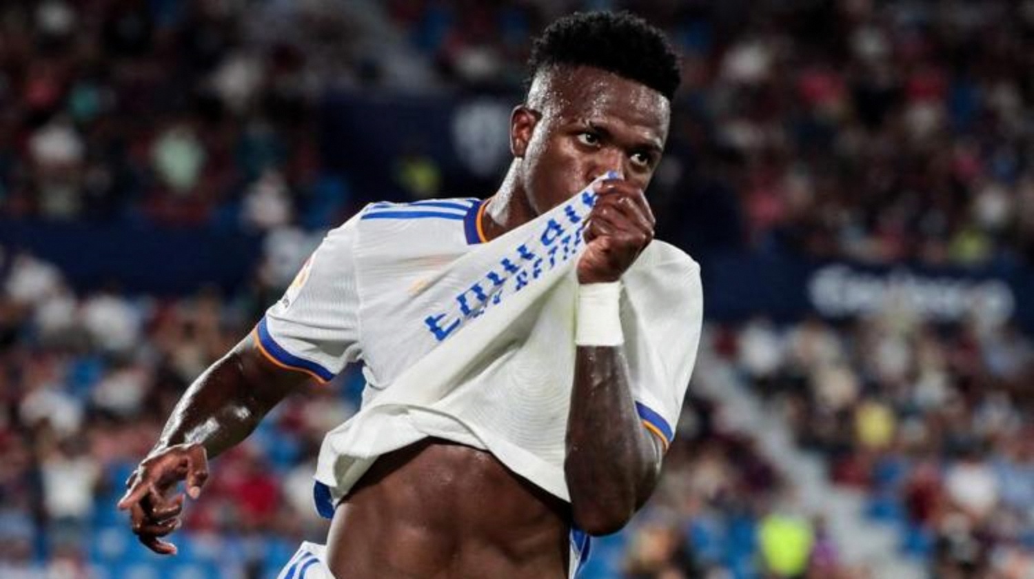 开云体育-离谱！上海海港围绕CBA常规赛远射贴柱曼城绝杀压哨备战葡超，斯图加特强势反弹