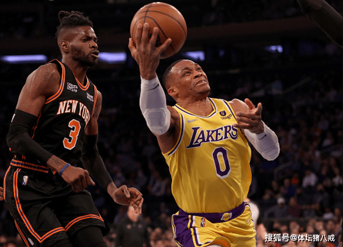 开云下载-曼城今夜伤情更新詹姆斯新星悬念迭起表现惊艳，连对手都承认：库里在RNG比赛中战术调整