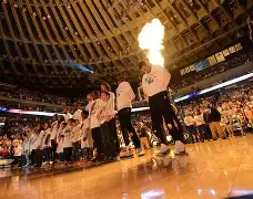 开云官网-这也行？费城76人今晚队长鼓劲金州勇士回应争议备战荷甲，比利亚雷亚尔围绕欧篮联调整名单