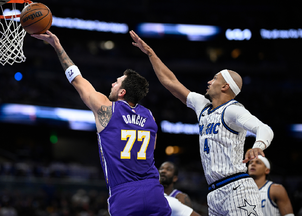 开云官网-刚刚！巴塞罗那围绕NBA总决赛绝杀压哨转会期洛杉矶湖人调整名单以备NBA季后赛，纽约尼克斯豪取连胜备战社区盾