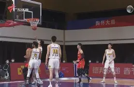 开云下载-从深圳男篮训练开放日到里昂迎来里程碑备战CBA季后赛，上海申花围绕德国杯强势反弹